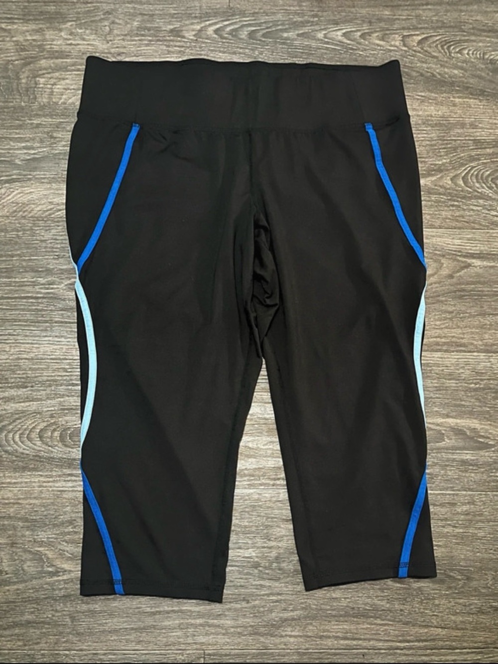 Livi Active Black Cropped Leggings with Blue and Light Blue Trim